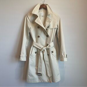 Banana Republic women’s classic trench coat Size: M